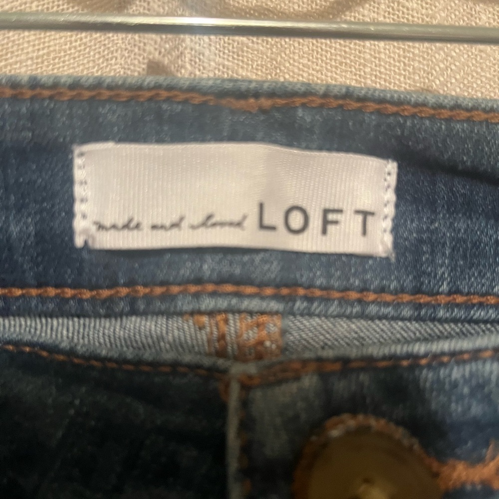 LOFT  Blue Cropped Jeans with  Button Fly - Picture 3 of 8